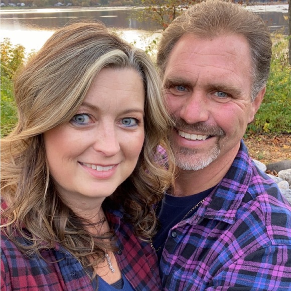 Meet your Posher, Misty I have so many items to list so watch my closet 😊 - Picture 3 of 9